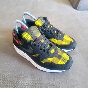 Nike Black and Yellow Plaid Athletic Shoes